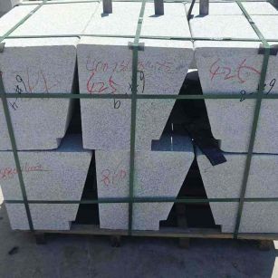 抚州 芝麻白异形坐凳，石凳