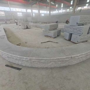 抚州 芝麻白异形坐凳，自然面光面弧形加工