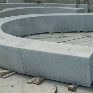 抚州 芝麻白花岗岩光面弧形坐凳