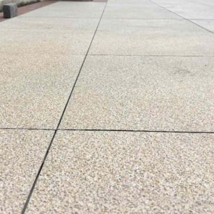抚州 黄金麻花岗岩石板材荔枝面地面铺装效果