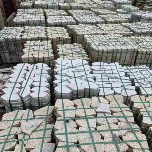 抚州 黄金麻白麻花岗岩荔枝面地铺石(冰裂纹)