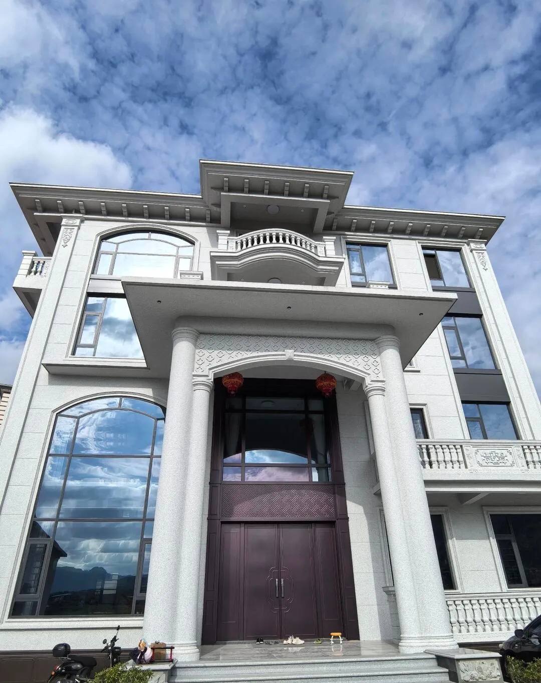 抚州白麻别墅外墙干挂石材效果示例