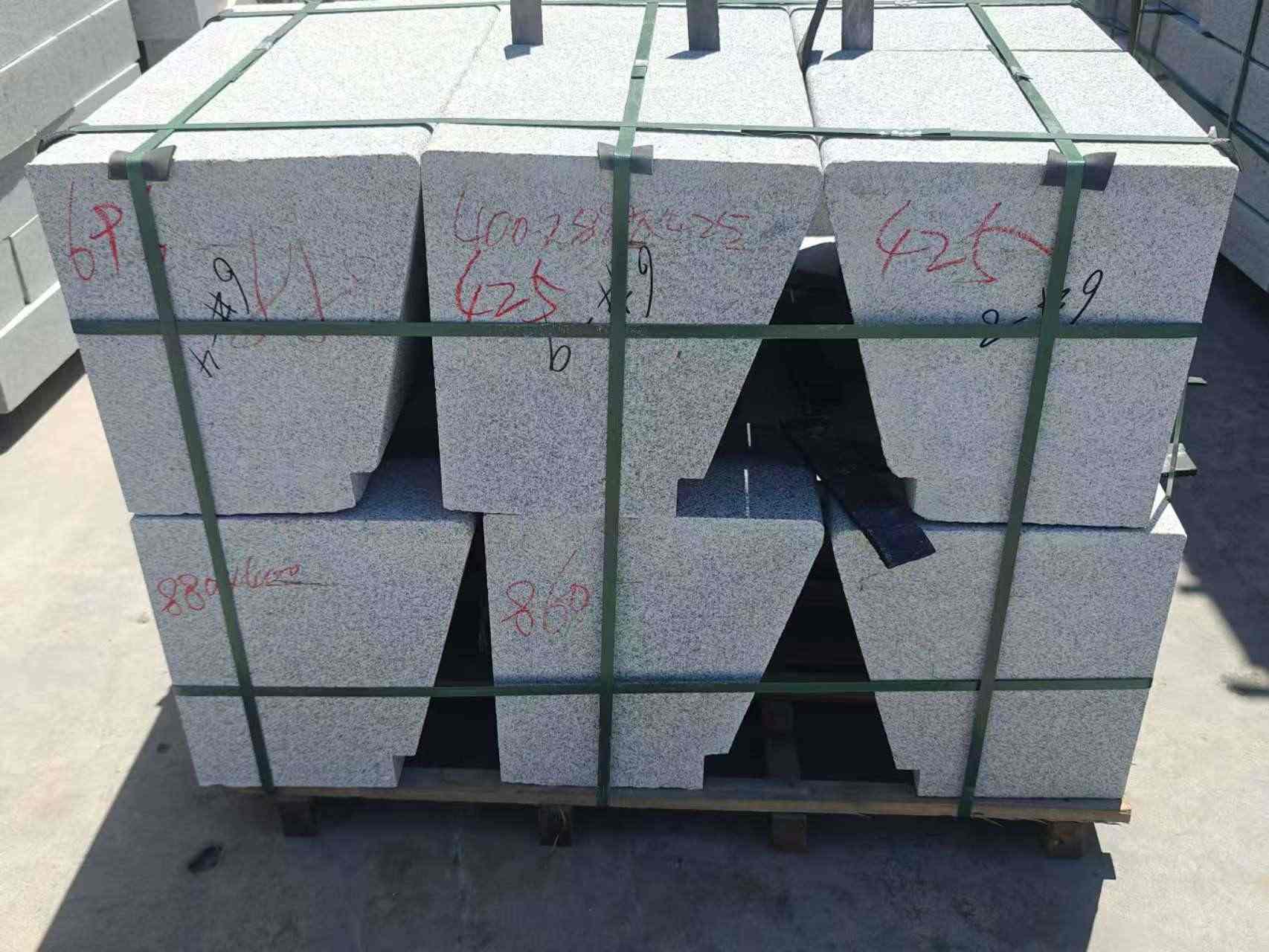 抚州 芝麻白异形坐凳，石凳