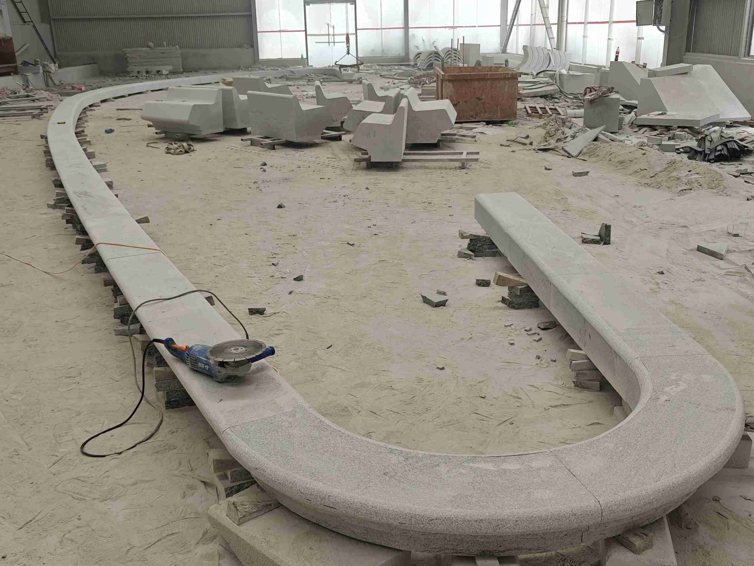 抚州 芝麻白花岗岩弧形花坛石，坐凳石