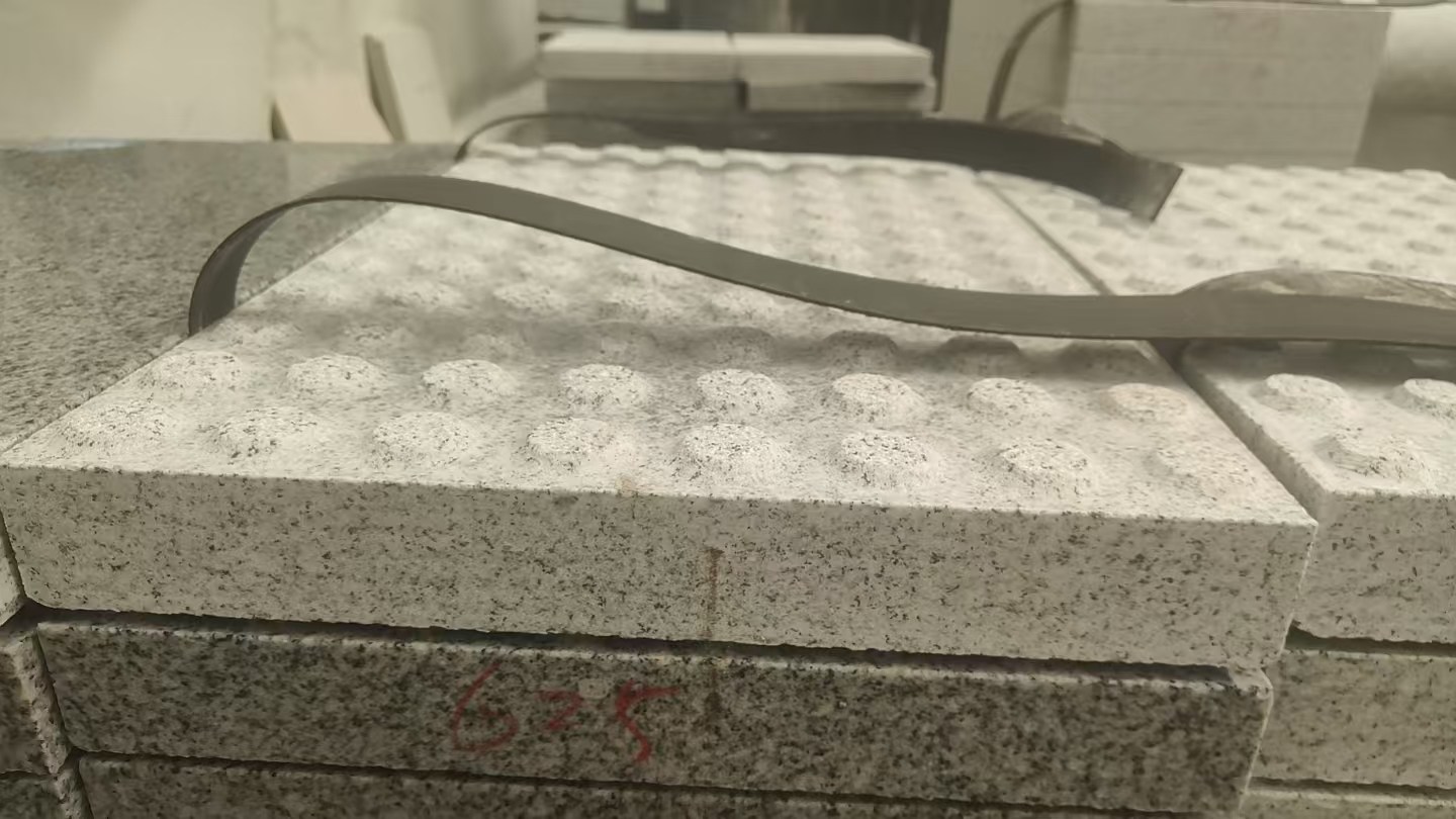 抚州 芝麻白花岗岩6.0公分荔枝面五轴加工雕刻盲点
