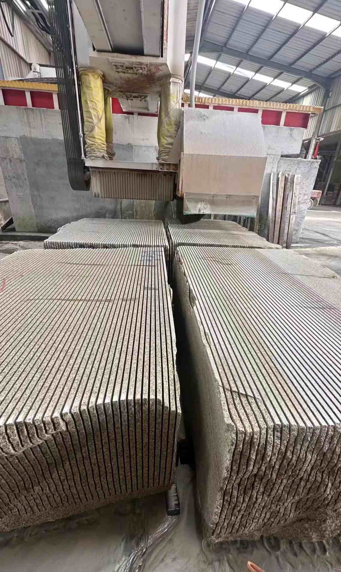 抚州 车间生产日常，黄金麻白麻花岗岩