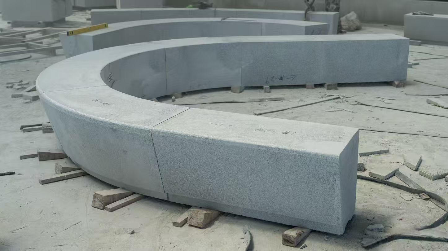 抚州 芝麻白花岗岩光面弧形坐凳