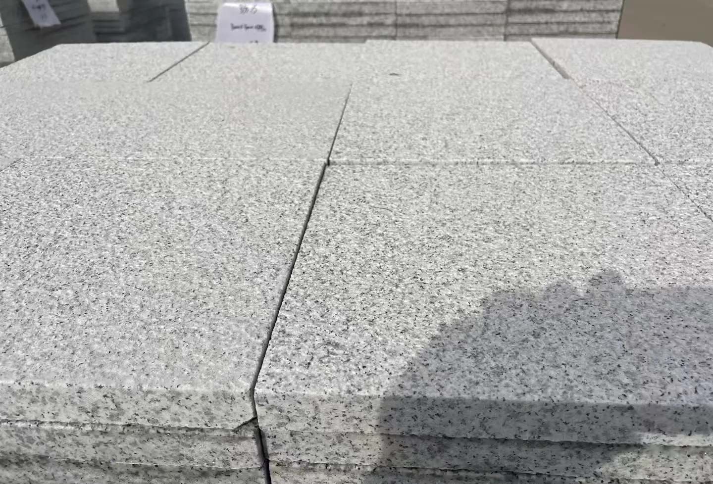 抚州 白麻花岗岩石材推荐 荔枝面地铺石