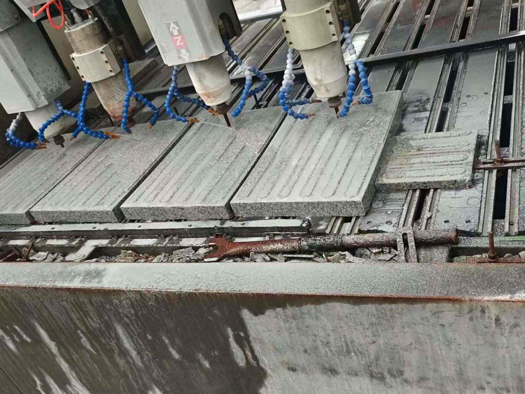 抚州 芝麻白花岗岩荔枝面盲道雕刻