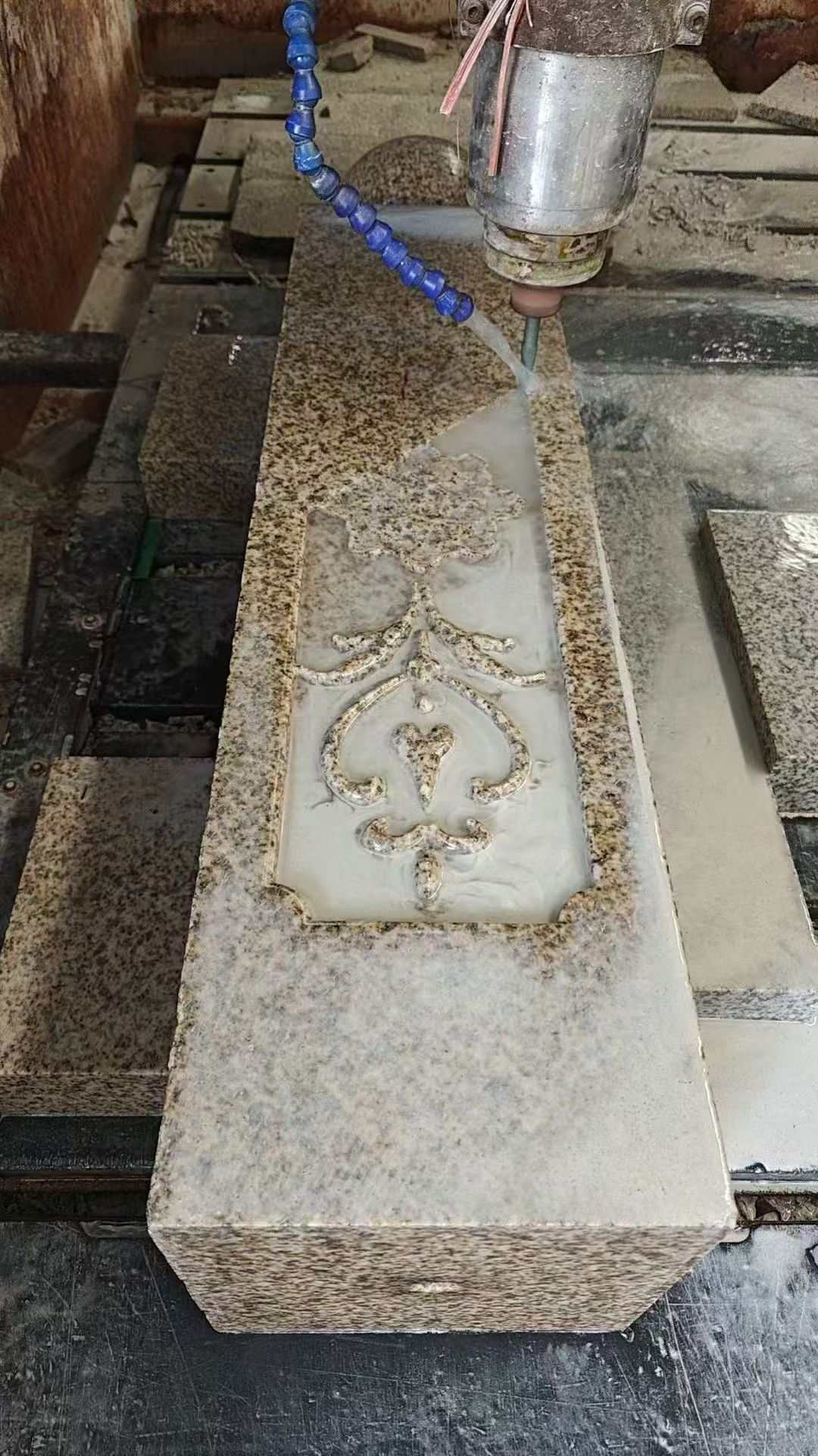 抚州 黄金麻花岗岩异形加工雕刻栏杆大柱