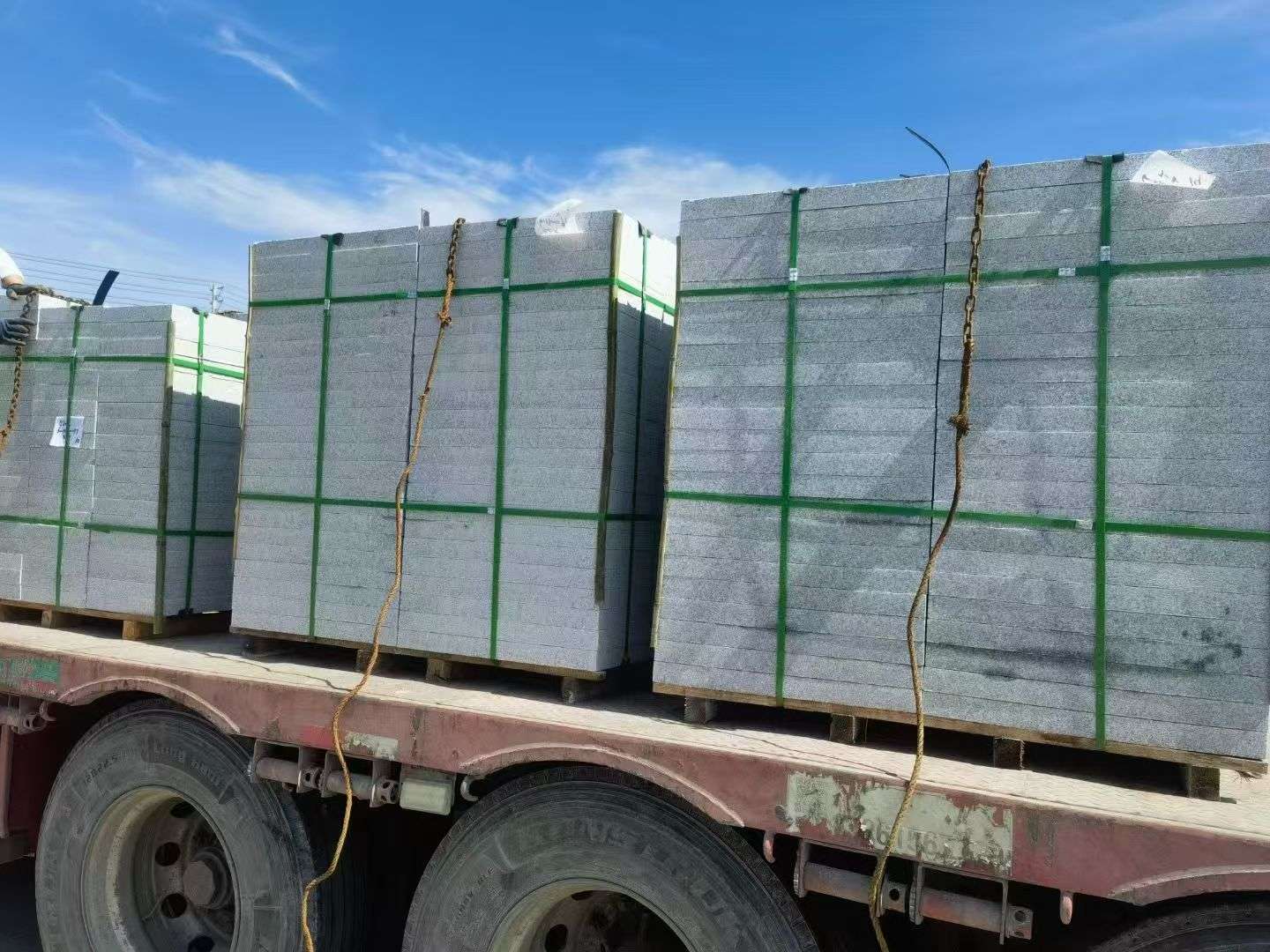 抚州 芝麻白花岗岩地铺石装车日常