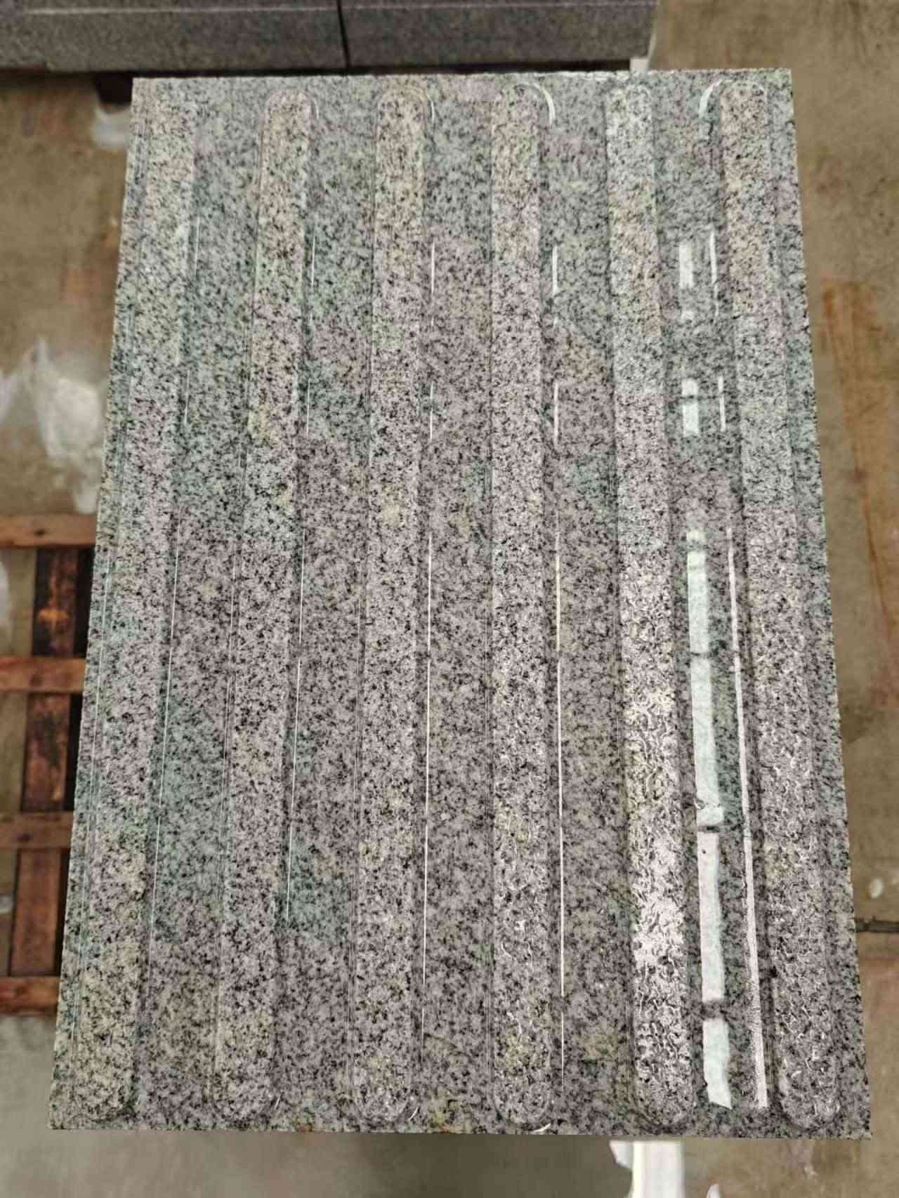 抚州 芝麻白花岗岩荔枝面雕刻盲道，盲条