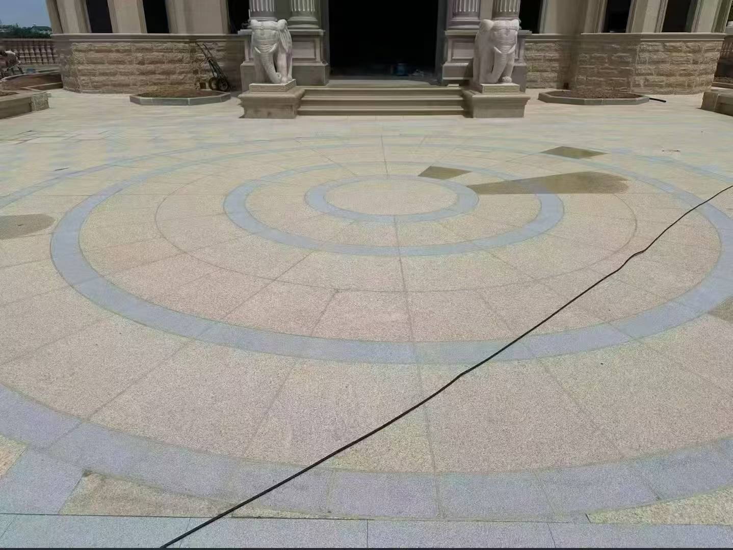 抚州 黄金麻芝麻灰花岗岩石材地铺拼接效果